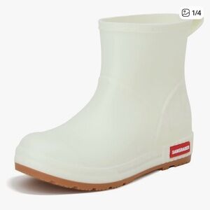 New with tags! Samsraber Womens 8.5 waterproof rubber rain garden boots white